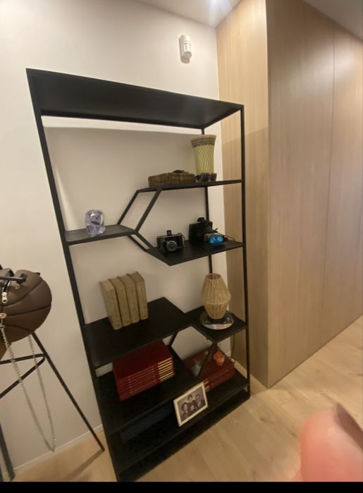 Estante em ferro ( nao desmontavel!)