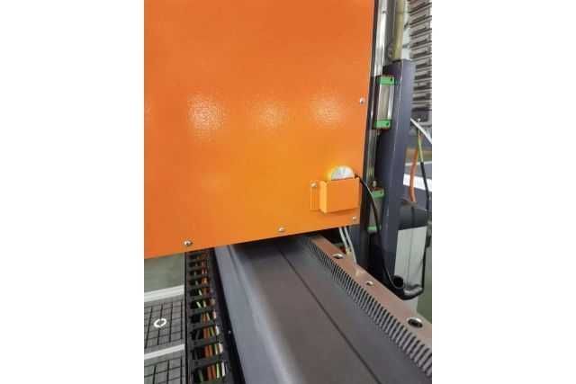 Фрезерний верстат по дереву з ЧПУ MAST 2030 фрезер