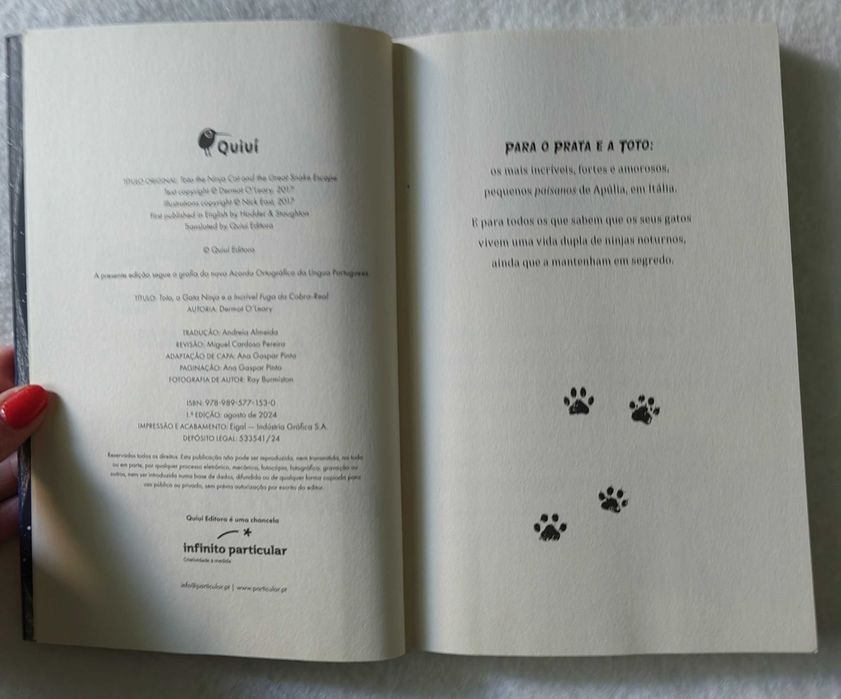 Livro Toto, A Gata Ninja e a Incrivel Fuga da Cobra Real