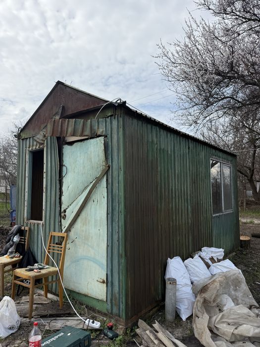 Металлический вагончик,сторожка,маленький домик