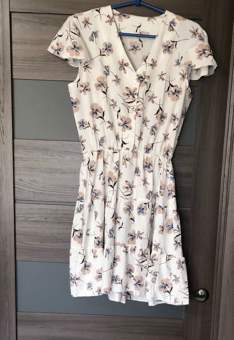 Легесенька літня сукня з поясом , розмір 46, підійде на М/L