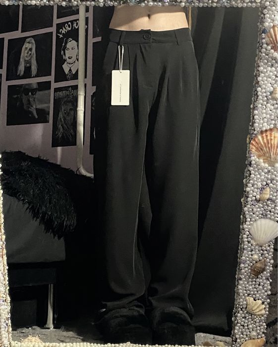 Чорні брюки, чорні штани