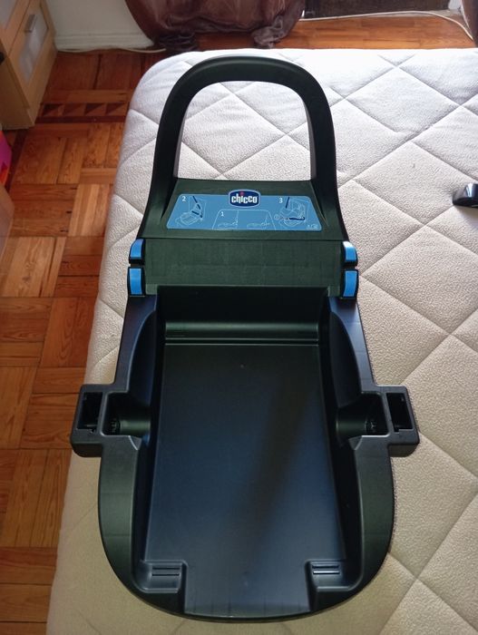 Cadeira auto Chicco Kaily com base