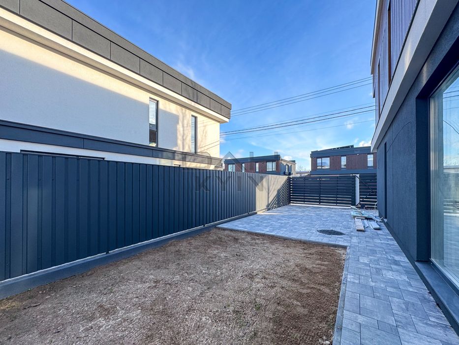 Окремий фасадний будинок 150 м², біля Ліцею №1, газ, асфальт