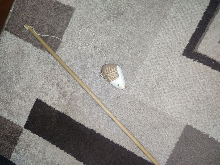 Продам игрушку для кошек .