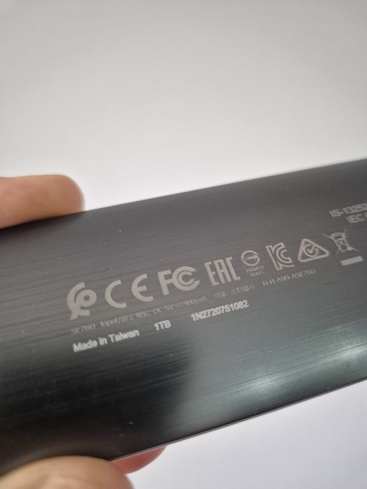 Dysk zewnętrzny 1tb ssd adata stan bardzo dobry ekspresowa wysyłka