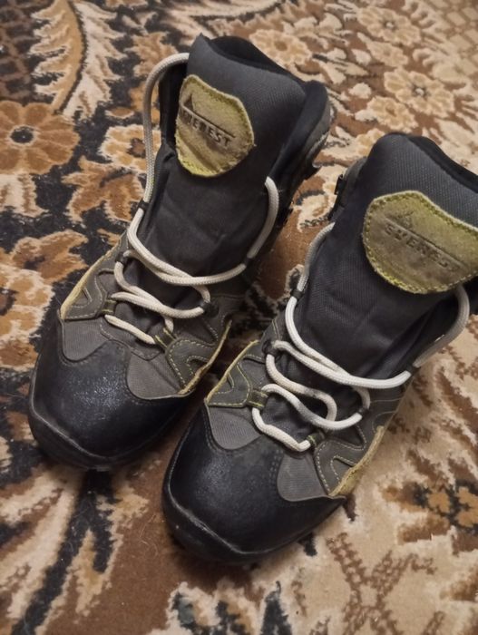 Тренінгове взуття vibram