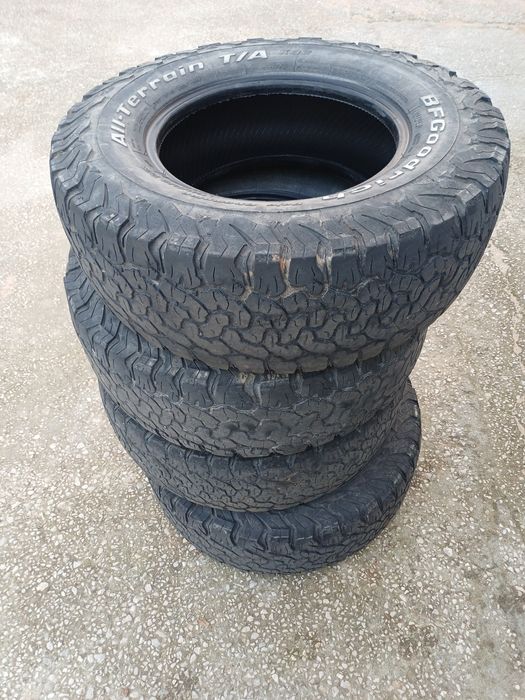 Vendo Pneus 265/ 70 /16