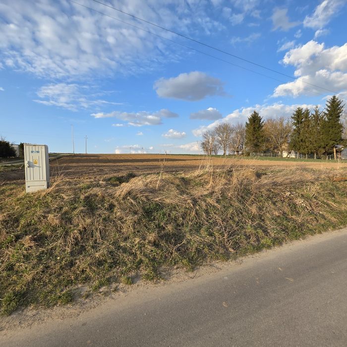 Uzbrojona działka rolno-budowlana 1,02 ha /Media w działce /Więckowice