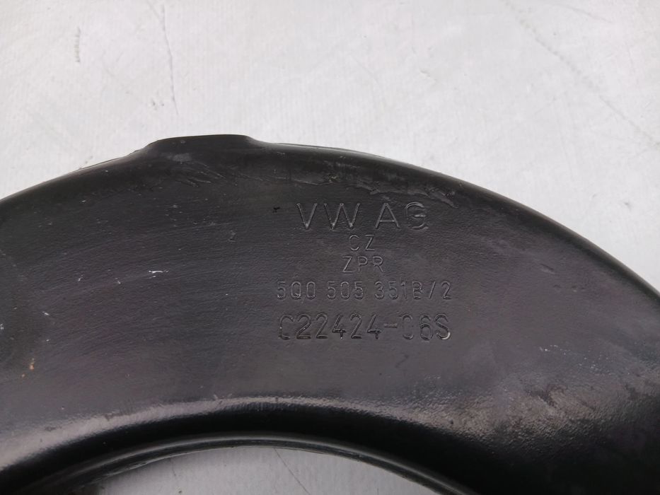 Braço de suspensão trás direito AUDI Q3 (F3B)