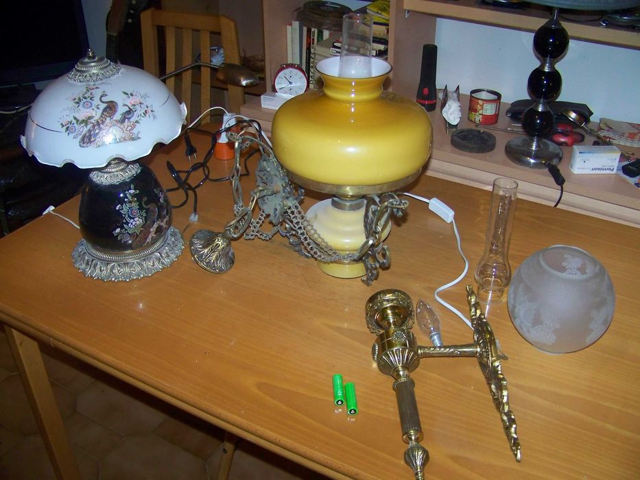 candeeiros antigos em latão - teto, mesa, parede