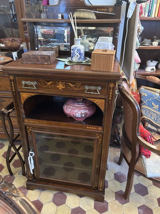 Movel antigo dona maria