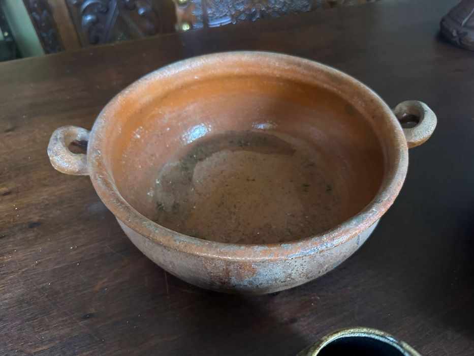 2 recipientes em barro