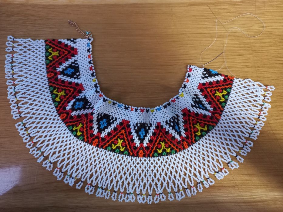 Традиційна українська силянка з бісеру до вишиванки