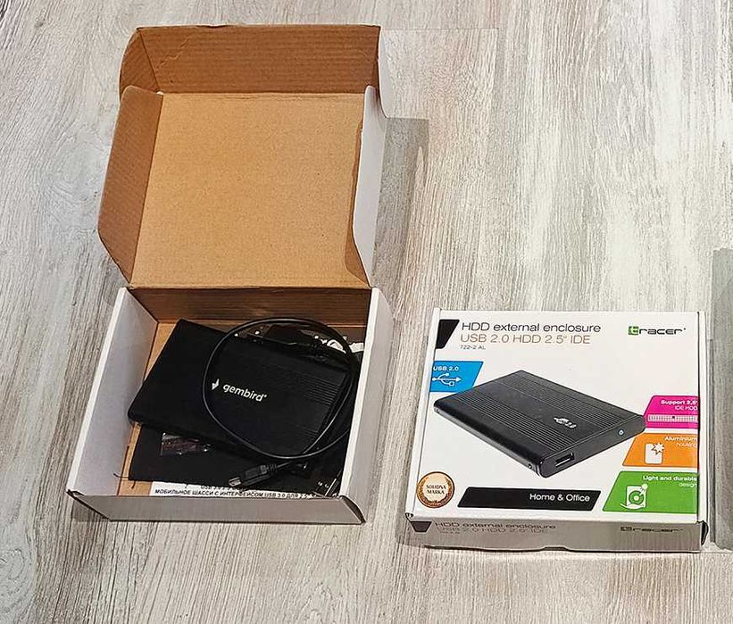 Obudowy dysku HDD 2.5 plus organizer