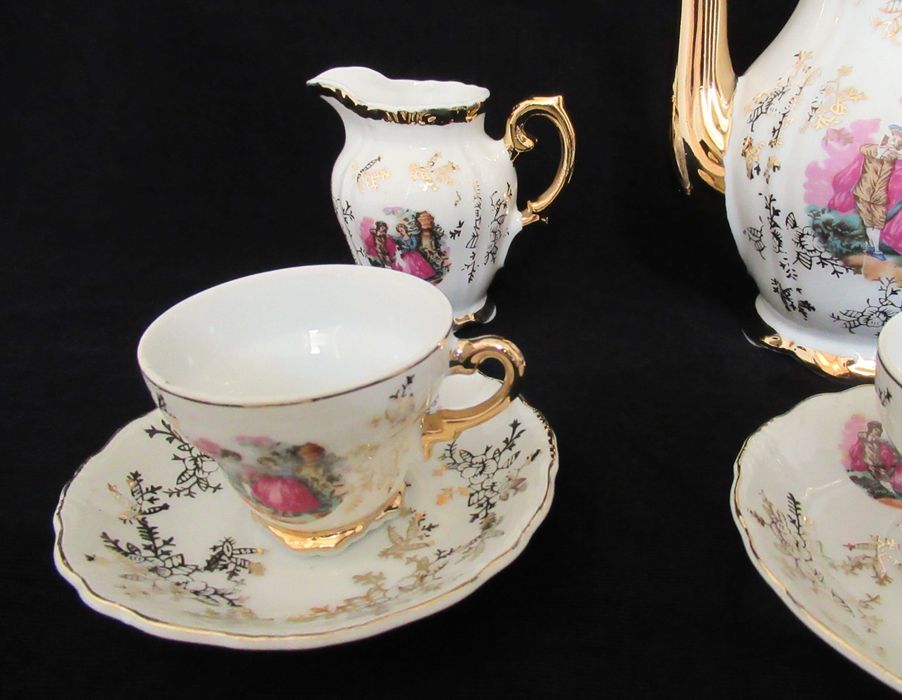 Serviço de Café em Porcelana Europeia (Ref. 14)