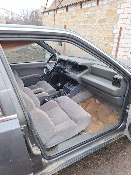 Продам Рено 25 не на ходу.