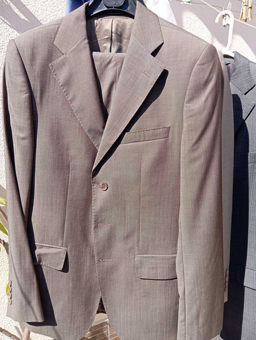 Fato de homem como novo