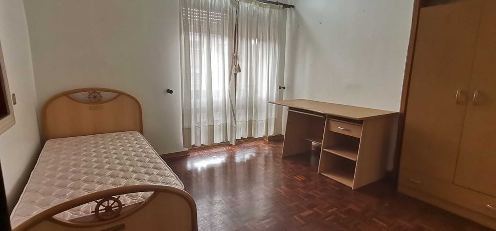 Quarto, nos Olivais