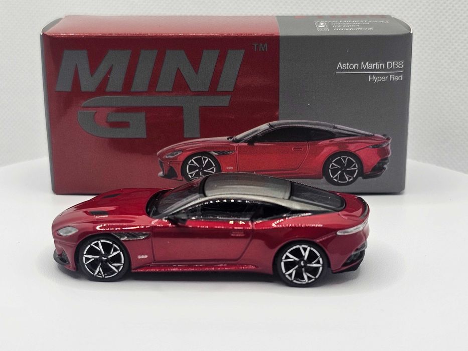 MiniGT Aston Martin DBS Hyper Red