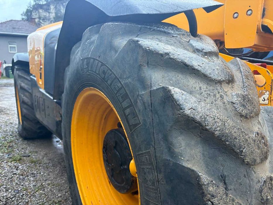 Навантажувач телескопічний JCB 531-70