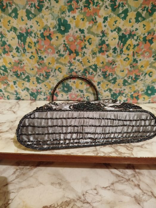 Жіноча вінтажна сумочка вишита бісером