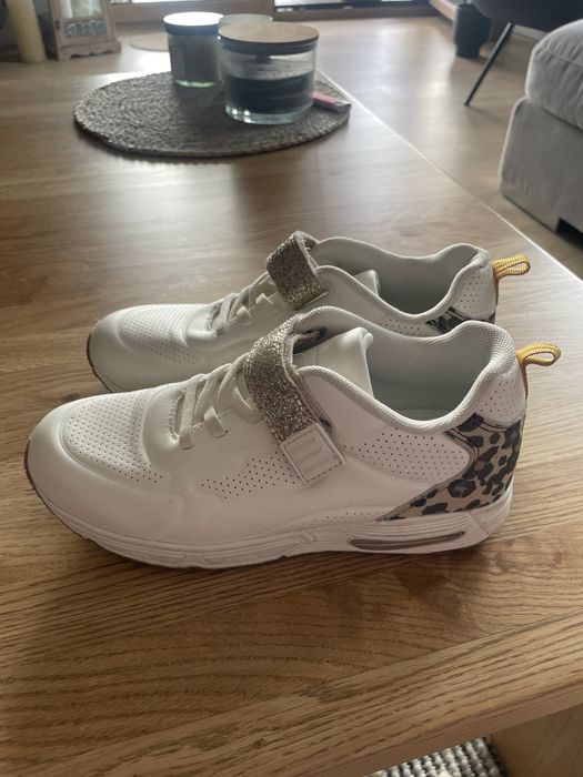 Nowe adidasy r. 34