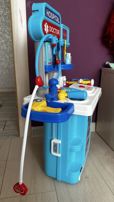 Дитяча лікарня, дитячий ігровий набір лікаря у валізі