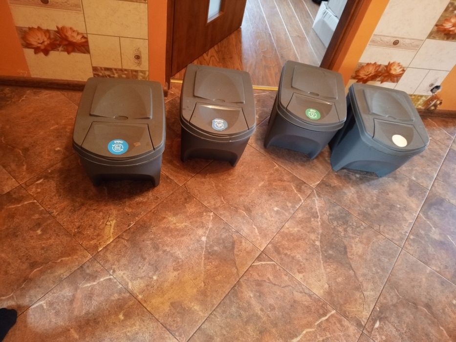 Zestaw 4 pojemników zbiorczych do segregowania odpadów SORTIBOX