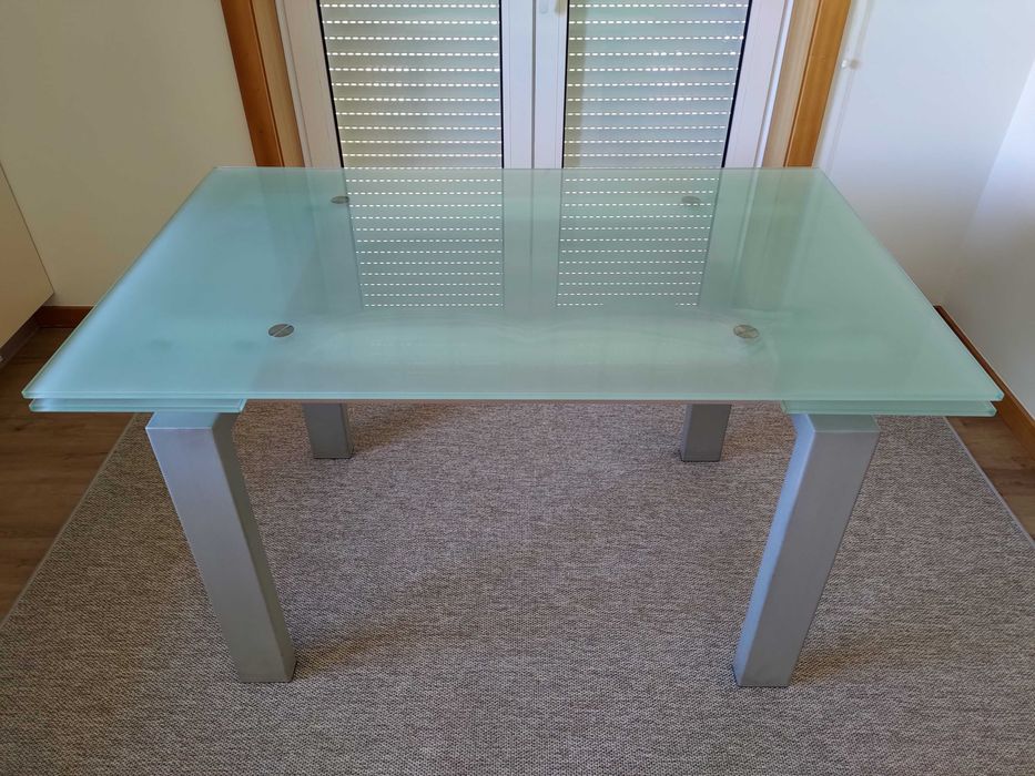 Mesa extensível de jantar em vidro + 4 cadeiras