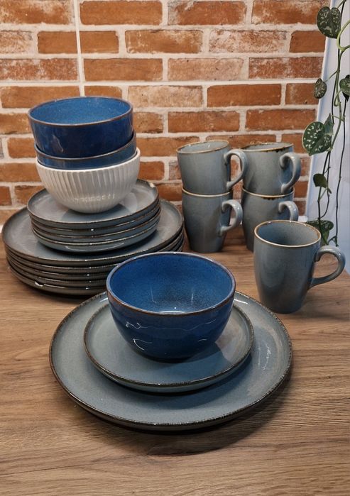 Serwis obiadowy, zestaw talerzy kubków porcelana niebieski Ambition