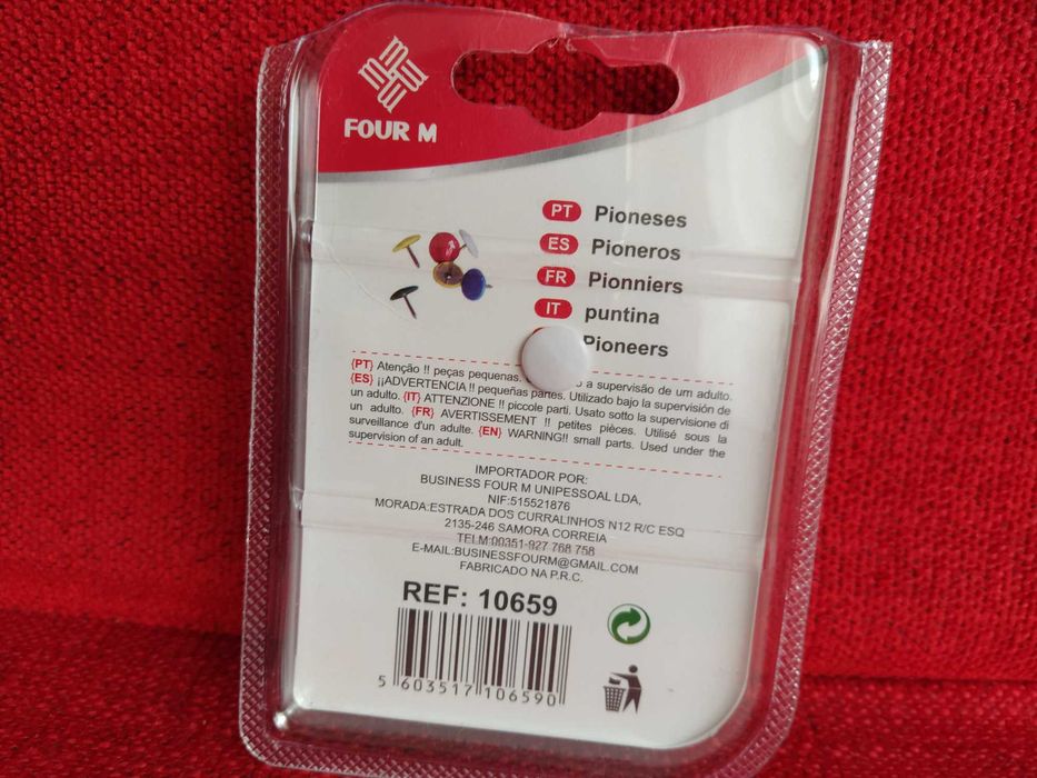 Box of Colorful Paper Clips64752049725314121