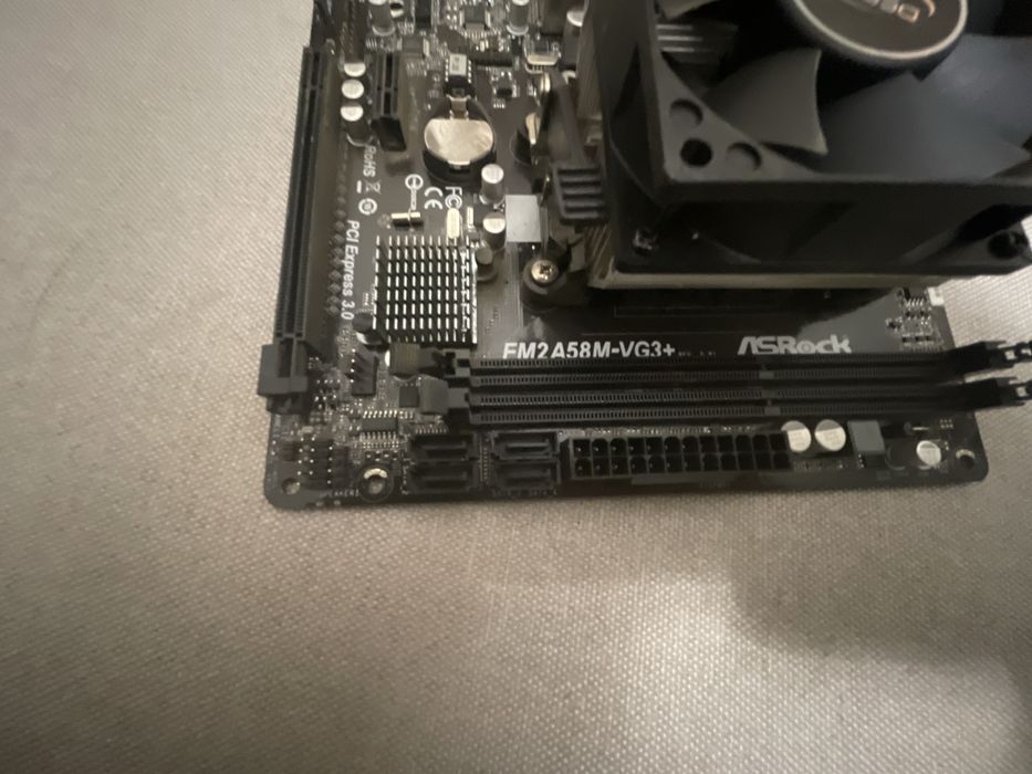 Комплект ASRock FM2A58M-VG3+A4-4000 Box (0762)