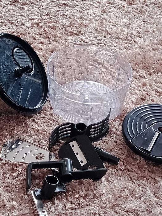 Odciskarka do   warzyw oraz krajalnica