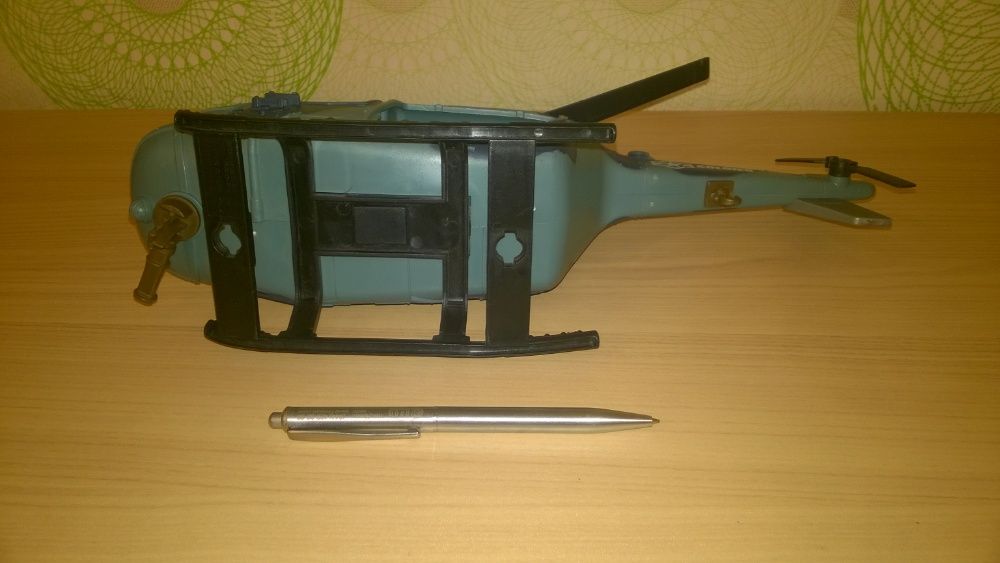 Вертолет 33х16см