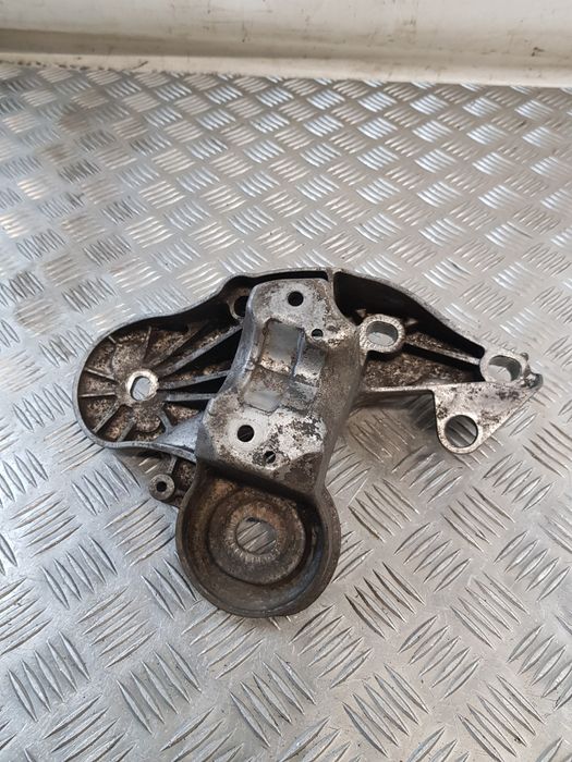 Łapa Wspornik Mocowanie Silnika Lewe 4F0199351S Audi A6 C6 3.2 V6