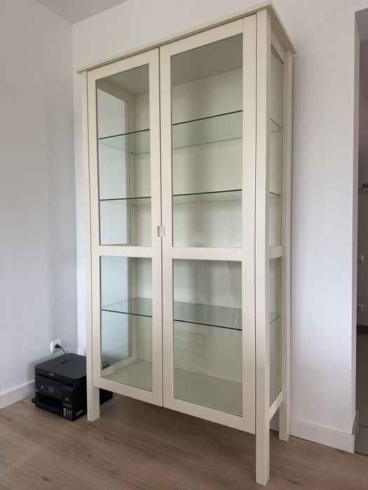Witryna z półkami Ikea