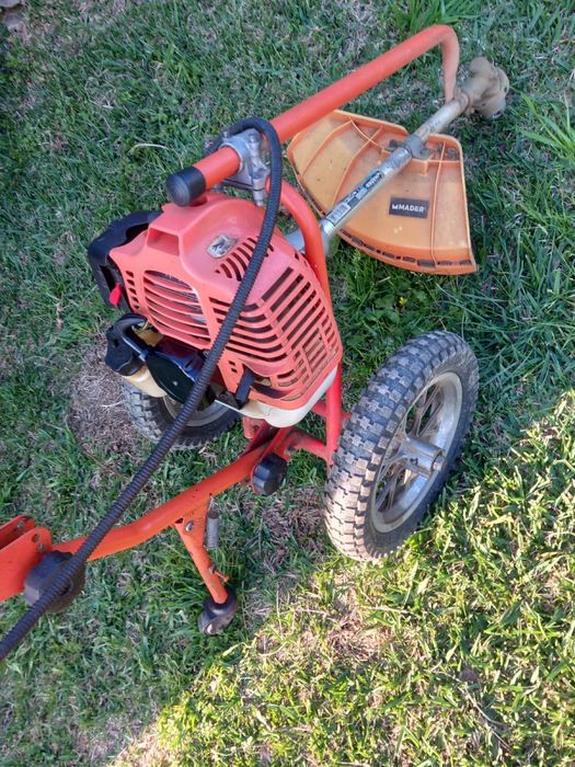 Vendo ceifeira impecavel
