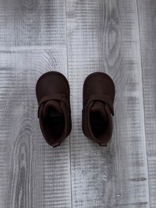 Carters пінетки 9-12.