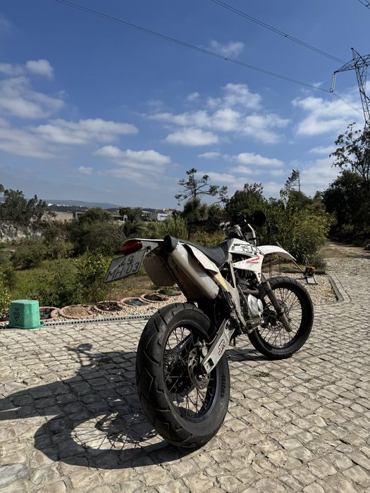 AJP PR3 125cc 2011