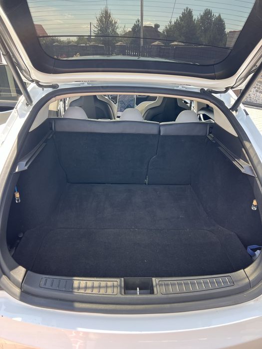 Tesla model s p 85