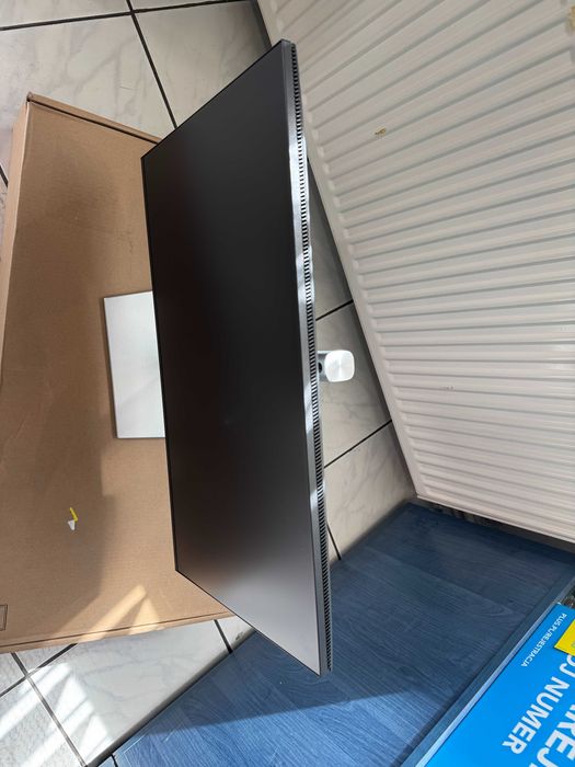 (26) monitor Dell P2725H