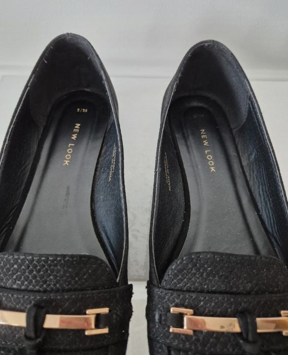 Czarne loafersy / mokasyny z chwostami