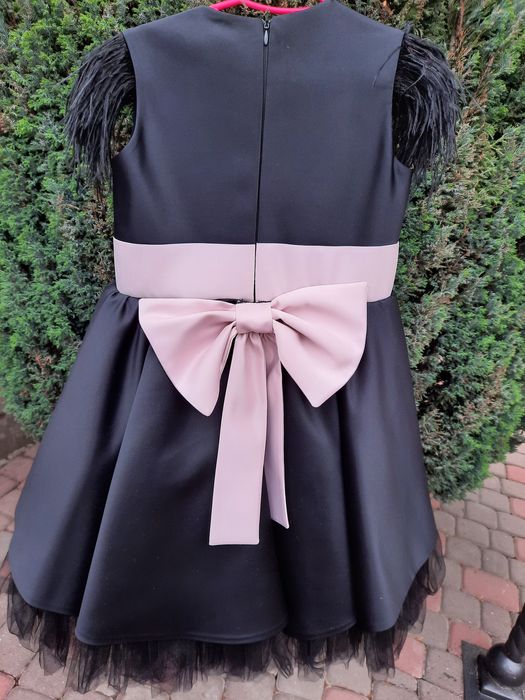 Нарядне плаття з рожевим бантом для  принцеси !