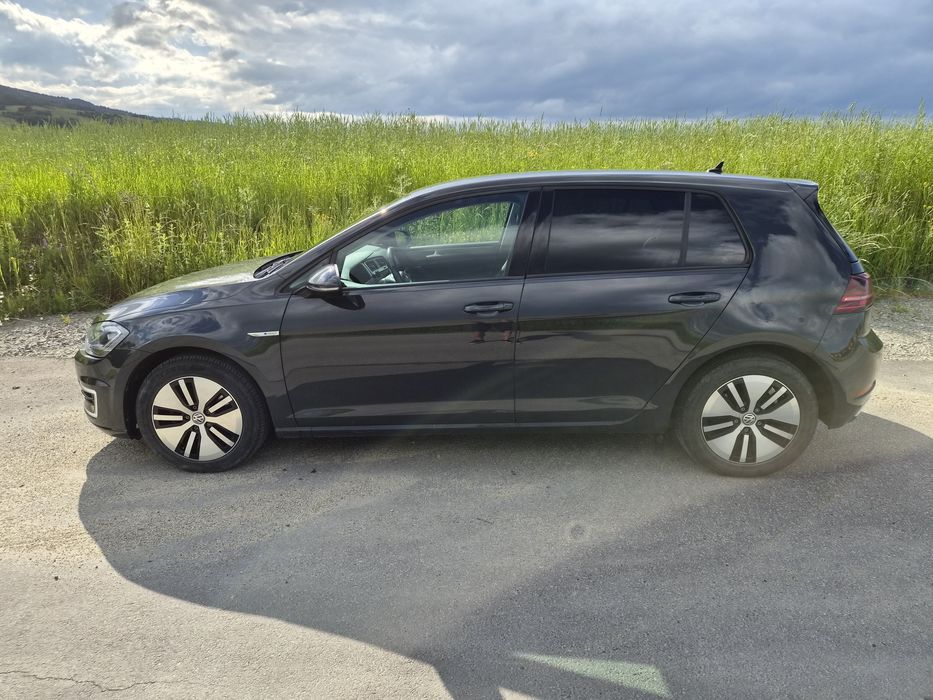 Volkswagen E-golf 136km