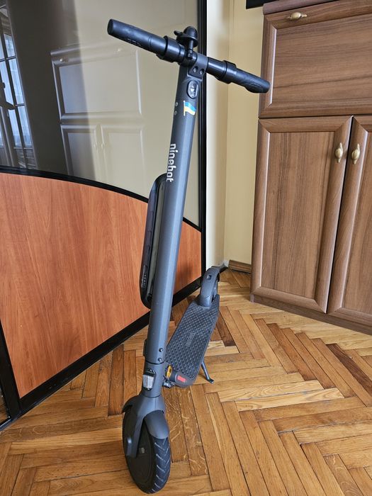 Електросамокат Ninebot e22