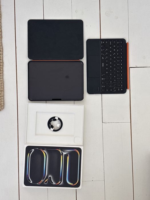 New IPad Pro M5 - 256gb com proteçao e teclado