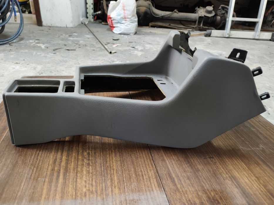 Consola central BMW e34 em cinza