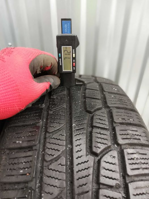 4 opony zimowe Nokian 225/55R18 z rantem, 7 i 6,5mm.