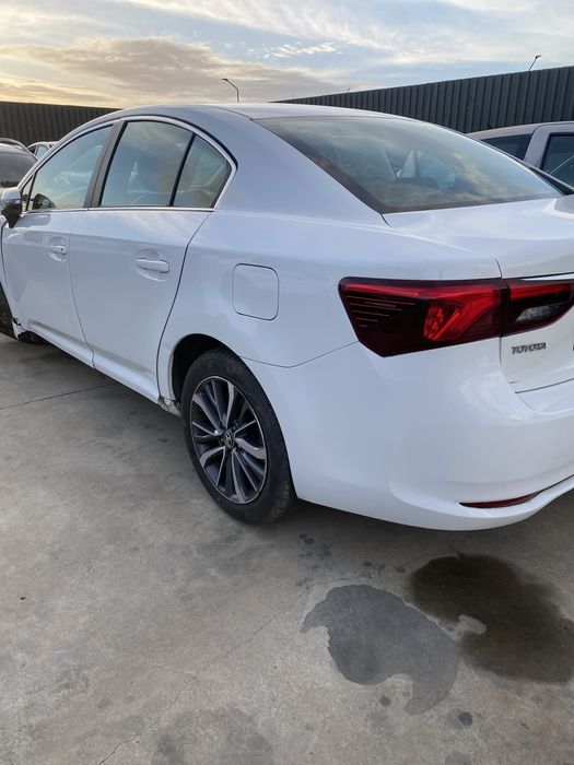 Toyota avensis para pecas